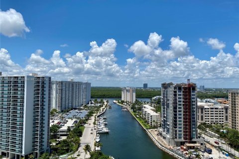 Condo in Sunny Isles Beach, Florida, 2 bedrooms  № 1382968 - photo 23