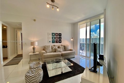 Condo in Sunny Isles Beach, Florida, 2 bedrooms  № 1382968 - photo 10