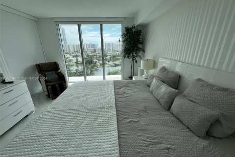 Condo in Sunny Isles Beach, Florida, 3 bedrooms  № 1396950 - photo 22