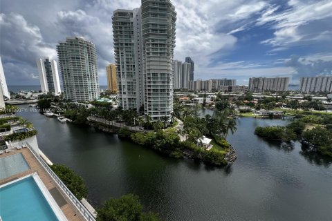 Condo in Sunny Isles Beach, Florida, 3 bedrooms  № 1396950 - photo 8