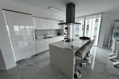 Condo in Sunny Isles Beach, Florida, 3 bedrooms  № 1396950 - photo 3