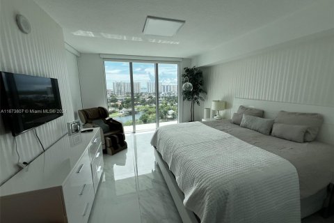 Condo in Sunny Isles Beach, Florida, 3 bedrooms  № 1396950 - photo 18