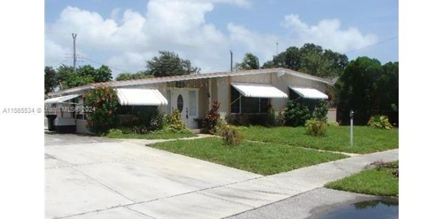 Villa ou maison à West Park, Floride 3 chambres, 116.31 m2 № 1101658