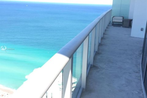 Apartment in Hollywood, Florida 1 bedroom № 3301 - photo 24