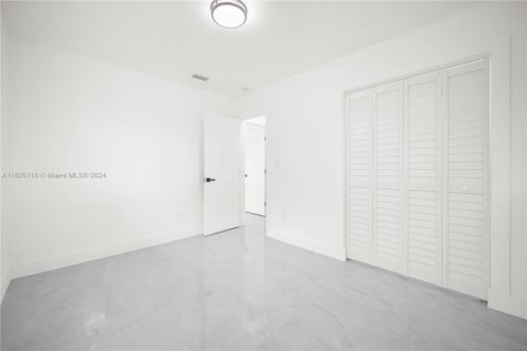 Casa en venta en Hollywood, Florida, 3 dormitorios, 104.98 m2 № 1271699 - foto 19