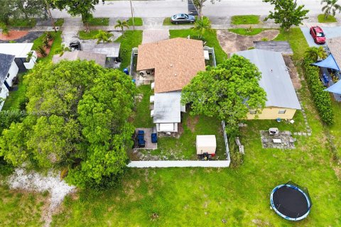 House in Fort Lauderdale, Florida 3 bedrooms, 103.68 sq.m. № 1364963 - photo 4