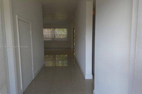 Condo in Davie, Florida, 2 bedrooms  № 1364925 - photo 18