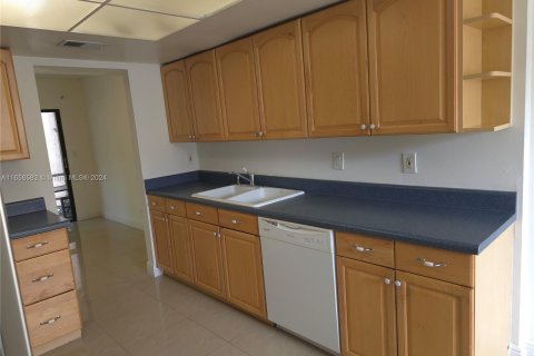 Condo in Davie, Florida, 2 bedrooms  № 1364925 - photo 5