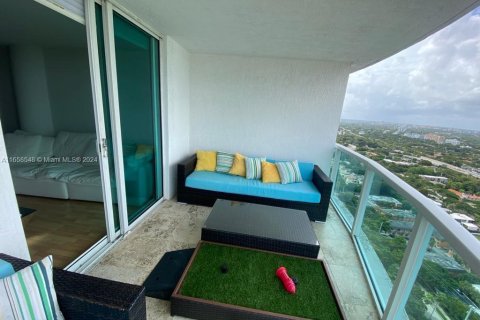 Condominio en alquiler en Miami, Florida, 2 dormitorios, 127 m2 № 1364924 - foto 18