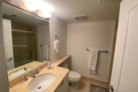 Condominio en alquiler en Miami, Florida, 2 dormitorios, 127 m2 № 1364924 - foto 15