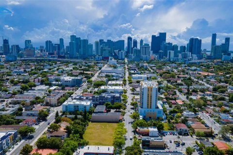 Propiedad comercial en venta en Miami, Florida № 1151302 - foto 3