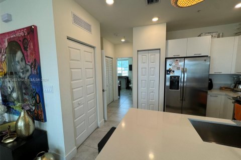 Condominio en venta en Doral, Florida, 3 dormitorios, 102.38 m2 № 1178007 - foto 9