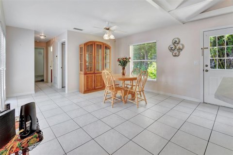 Villa ou maison à vendre à DeLand, Floride: 4 chambres, 172.52 m2 № 1248775 - photo 13