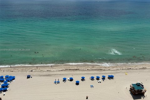 Condo in Sunny Isles Beach, Florida, 3 bedrooms  № 1140712 - photo 20
