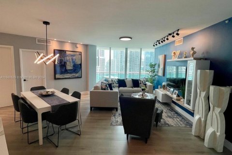 Condo in Miami, Florida, 3 bedrooms  № 1367004 - photo 2