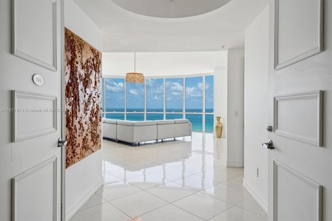 Condominio en venta en Sunny Isles Beach, Florida, 3 dormitorios, 199.09 m2 № 1128762 - foto 4