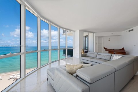 Copropriété à vendre à Sunny Isles Beach, Floride: 3 chambres, 199.09 m2 № 1128762 - photo 7