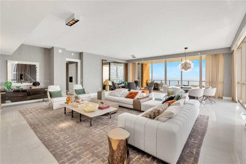 Condominio en venta en Sunny Isles Beach, Florida, 4 dormitorios, 428.19 m2 № 1315956 - foto 4