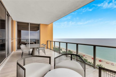 Condominio en venta en Sunny Isles Beach, Florida, 4 dormitorios, 428.19 m2 № 1315956 - foto 2