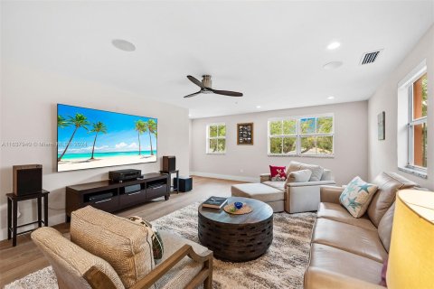 Adosado en venta en Fort Lauderdale, Florida, 3 dormitorios, 220.74 m2 № 1315958 - foto 16