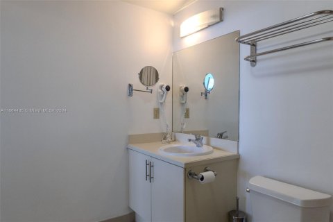 Condominio en venta en Miami, Florida, 1 dormitorio, 63.73 m2 № 1380118 - foto 11