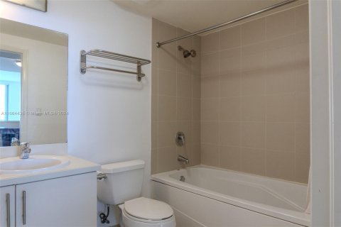 Condominio en venta en Miami, Florida, 1 dormitorio, 63.73 m2 № 1380118 - foto 9