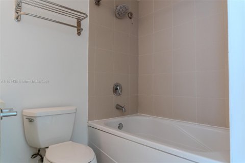 Copropriété à vendre à Miami, Floride: 1 chambre, 63.73 m2 № 1380118 - photo 18