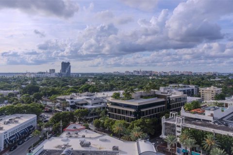 Condo in Miami, Florida, 1 bedroom  № 1380118 - photo 2