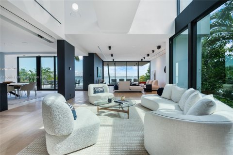 Villa ou maison à vendre à Miami, Floride: 5 chambres, 676.61 m2 № 1380084 - photo 15