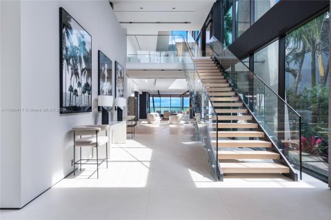 Villa ou maison à vendre à Miami, Floride: 5 chambres, 676.61 m2 № 1380084 - photo 4