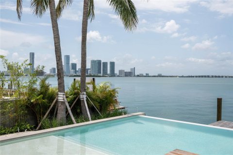 Villa ou maison à vendre à Miami, Floride: 5 chambres, 676.61 m2 № 1380084 - photo 21