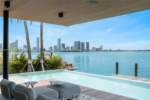 Villa ou maison à vendre à Miami, Floride: 5 chambres, 676.61 m2 № 1380084 - photo 18