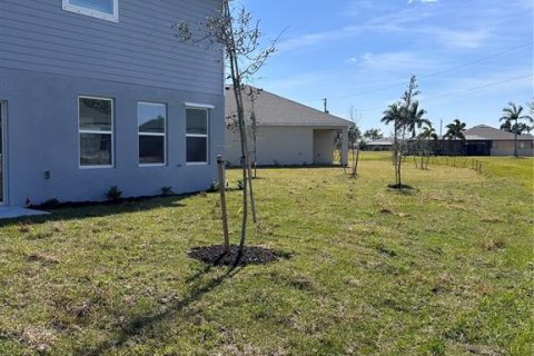 House in Punta Gorda, Florida 5 bedrooms, 287.81 sq.m. № 1255659 - photo 3