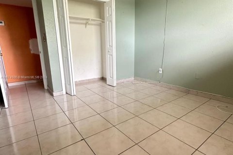 Condominio en alquiler en Hialeah, Florida, 2 dormitorios, 71.53 m2 № 1397818 - foto 6