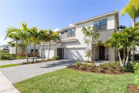 Casa en venta en Lake Worth, Florida, 3 dormitorios, 215.25 m2 № 1223285 - foto 1