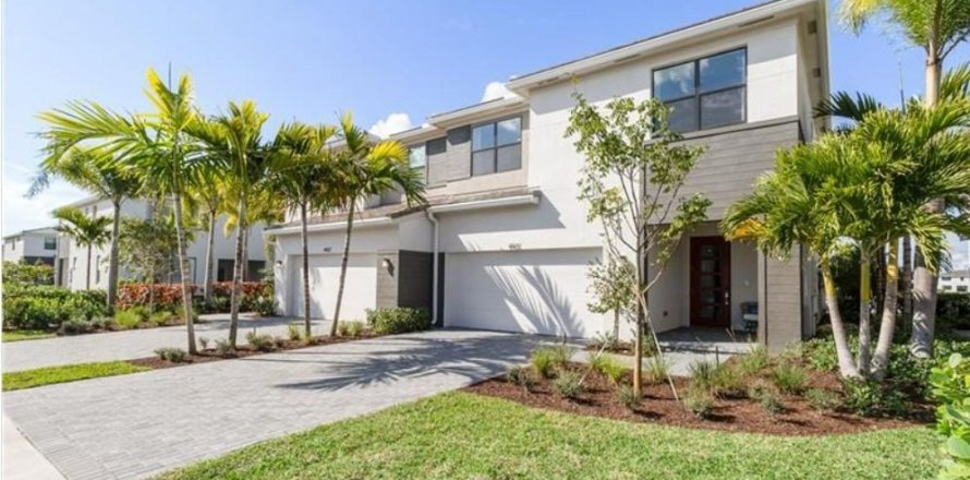 Casa en Lake Worth, Florida 3 dormitorios, 215.25 m2 № 1223285