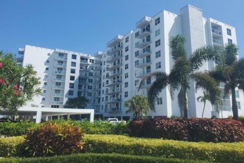 Condominio en venta en Palm Beach, Florida, 1 dormitorio, 93.65 m2 № 984417 - foto 21