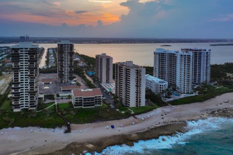 Condominio en venta en Riviera Beach, Florida, 2 dormitorios, 112.41 m2 № 1182508 - foto 8