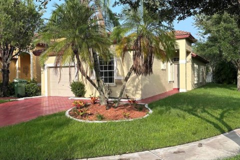 Купить виллу или дом в Пемброк-Пайнс, Флорида 3 спальни, 137.77м2, № 764696 - фото 4