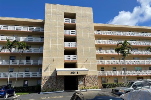 Condominio en alquiler en Dania Beach, Florida, 2 dormitorios, 110.55 m2 № 1365650 - foto 3