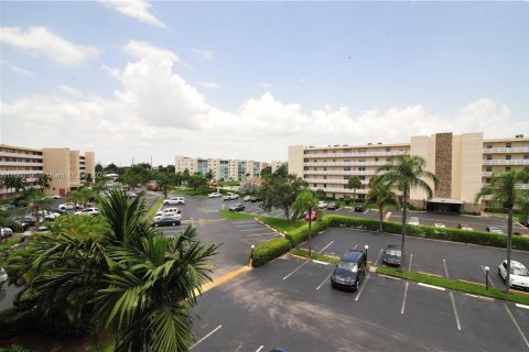 Condo in Dania Beach, Florida, 2 bedrooms  № 1365650 - photo 6