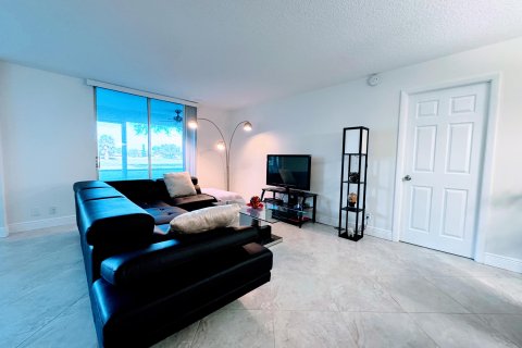 Copropriété à vendre à Boca Raton, Floride: 3 chambres, 120.77 m2 № 857159 - photo 18