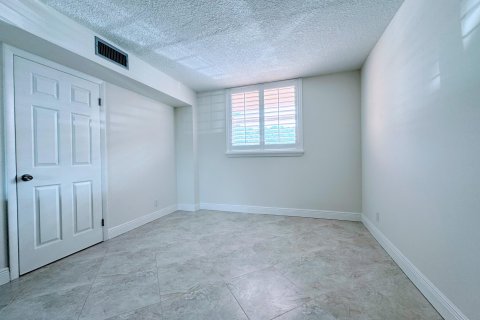 Copropriété à vendre à Boca Raton, Floride: 3 chambres, 120.77 m2 № 857159 - photo 12