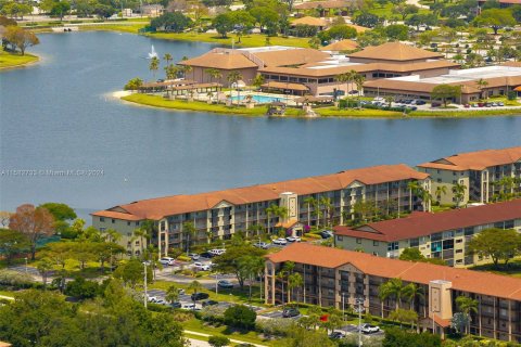Condominio en venta en Pembroke Pines, Florida, 2 dormitorios, 100.52 m2 № 1170326 - foto 20