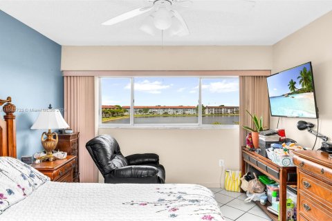 Copropriété à vendre à Pembroke Pines, Floride: 2 chambres, 100.52 m2 № 1170326 - photo 14