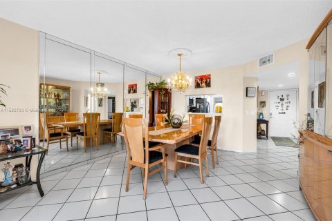 Copropriété à vendre à Pembroke Pines, Floride: 2 chambres, 100.52 m2 № 1170326 - photo 4