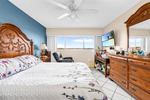 Condo in Pembroke Pines, Florida, 2 bedrooms  № 1170326 - photo 13