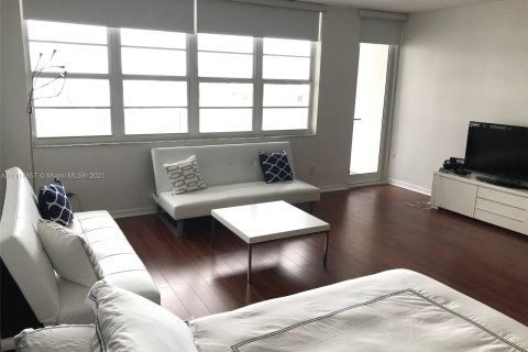 Condominio en alquiler en Miami Beach, Florida, 49.24 m2 № 9388 - foto 8