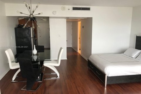 Condominio en alquiler en Miami Beach, Florida, 49.24 m2 № 9388 - foto 7