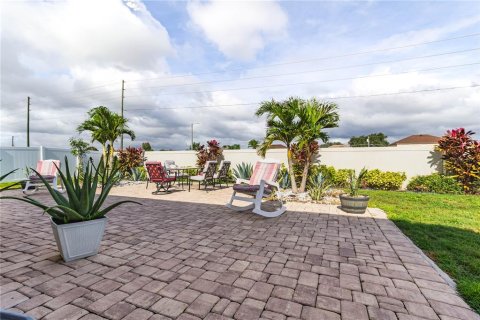 Villa ou maison à vendre à Kissimmee, Floride: 4 chambres, 201.41 m2 № 842585 - photo 10